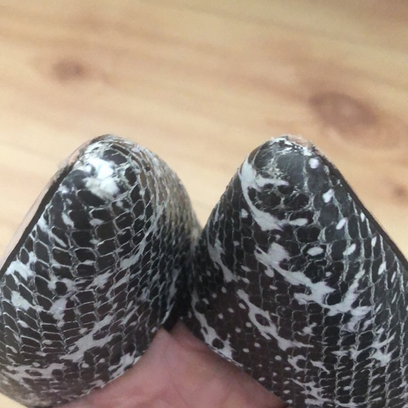 Alice + Olivia Dina Heel Snakeskin black white - Picture 9 of 13